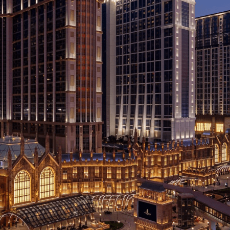 Macau Casino-Hotels Reach Full Capacity Ahead of Golden Week Holiday