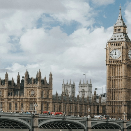 UK Regulator Suspends Deadheat Racing Amidst Compliance Concerns