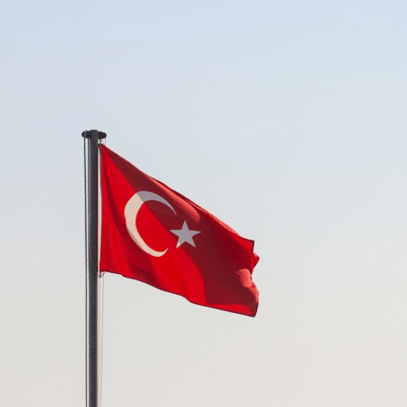 Turkish Banks Issue Warnings as Government Cracks Down on Illegal Gambling