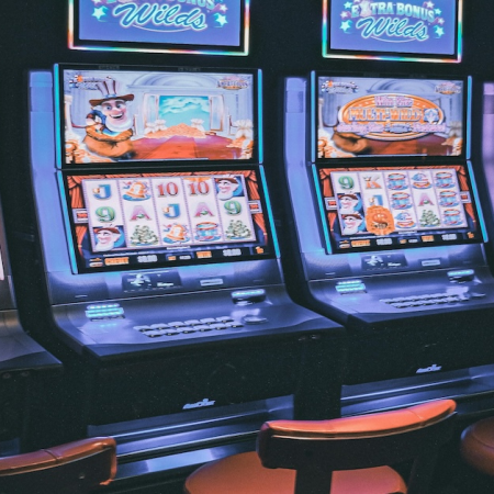 Comparing Game Libraries and Payouts at the Top Online Casinos for Slots