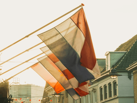 Dutch Regulator Issues “Immediate Cease” Order for Online Bet Sharing Tools