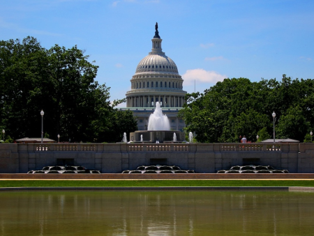 Bipartisan Senate Bill Targets Prediction Markets Over Sports and Casino Wagers