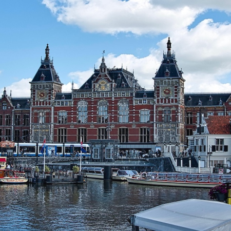 Dutch Lawmakers Seek “Revenue-Cripple” Fines for Illegal Gambling Operators