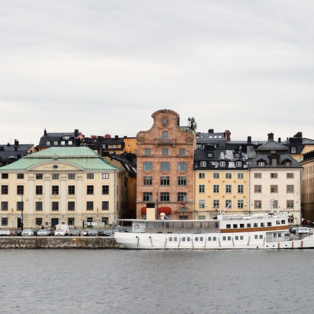 Svenska Spel Surpasses 2025 Financial Targets Driven by Digital Transformation