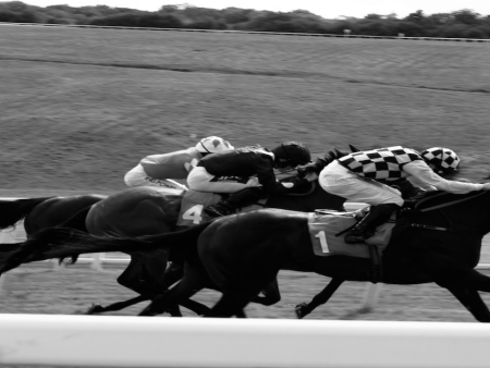 BGC Data Suggests £100 Million Staked via Illegal iGaming Operators During Grand National