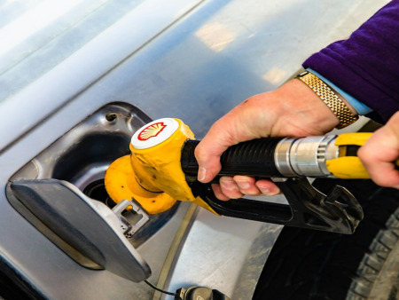 Global iGaming Jurisdictions Grapple with Oil Crisis as Energy Costs Skyrocket