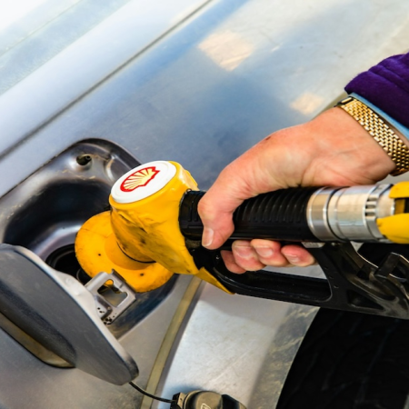 Global iGaming Jurisdictions Grapple with Oil Crisis as Energy Costs Skyrocket