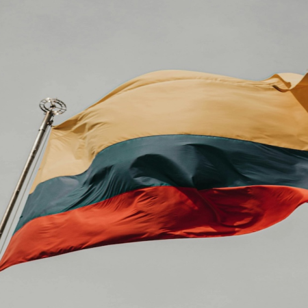 Lithuania Moves to Ban Cash in Casinos, Mandating Player Cards by 2029
