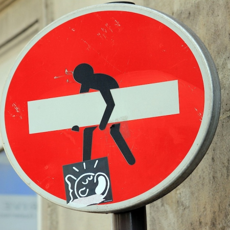 New Zealand Holds Off on Australia-Style Ad Ban While Finalizing Online Casino Bill