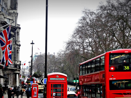 UK Gambling Commission Director Ian Angus Warns of 2026/27 Regulatory and Tax “Phase Shift”