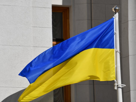 PlayCity Revokes Cosmolot License Amid Ukraine’s Peer-to-Peer Payment Crackdown