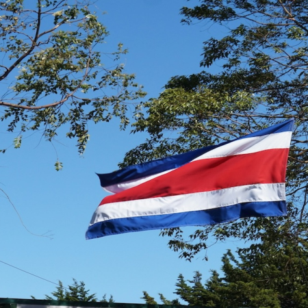 Costa Rica Weighs Restructured Gambling Bill Targetting R$ 300 Million Black-Market Void