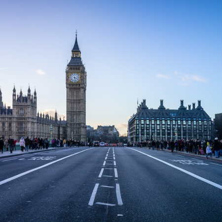 UK Offshore Gambling Handle Projected to Hit £33 Billion by 2028, Warns H2 Gambling Capital