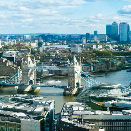 UK Black Market Gambling Stakes Triple to £16.6B Amid Regulatory Strain