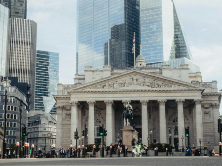 Flutter Entertainment Reviews LSE Secondary Listing Amid US Market Maturation