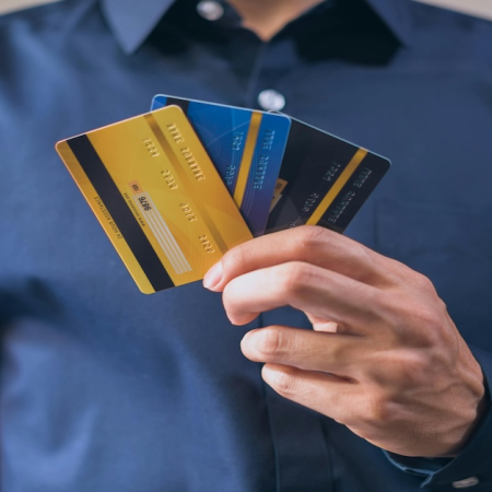 The Ultimate Security Showdown and Navigating Your First Casino Deposit with Credit vs. Debit