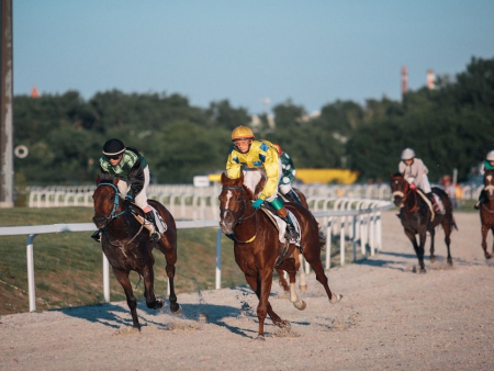 Evoke Finalizes RaceOdds Technology Extension with BetMakers Technology Group